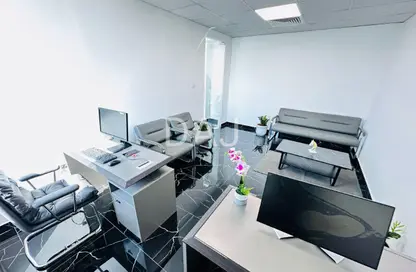 مكتب - غرفة نوم - 1 حمام للايجار في فاطمه محمد احمد بن سليمان - الرفاعة - بر دبي - دبي