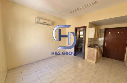 Apartment - Studio - 1 Bathroom for rent in Muwailih Building - Muwaileh - Sharjah