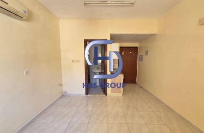 Apartment - Studio - 1 Bathroom for rent in Muwailih Building - Muwaileh - Sharjah