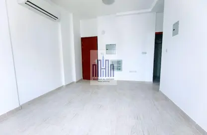 شقة - 2 غرف نوم - 1 حمام للايجار في مويلح - الشارقة