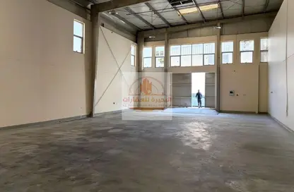 مستودع - استوديو - 1 حمام للايجار في المنطقة الصناعية رقم 12 - المنطقة الصناعية بالشارقة - الشارقة