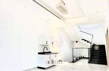 Villa - 6 Bedrooms - 7 Bathrooms for rent in Jumeirah 1 Villas - Jumeirah 1 - Jumeirah - Dubai