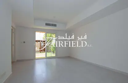 تاون هاوس - 2 غرف نوم - 3 حمامات للبيع في الينابيع 3 - الينابيع - دبي