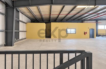 Warehouse - Studio - 2 for rent in Light Industrial Units - Dubai Silicon Oasis - Dubai