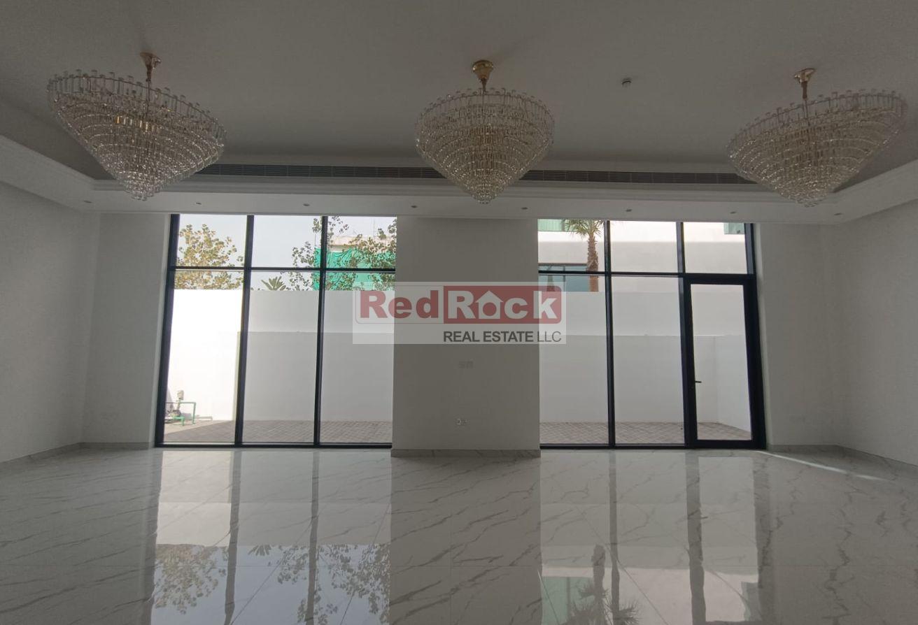 Luxury 7BR Jumeirah Villa with Iconic Burj View