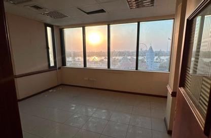 Office Space - Studio - 1 for rent in Lake Tower - Al Majaz 1 - Al Majaz - Sharjah