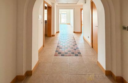 Apartment - 2 Bedrooms - 3 Bathrooms for rent in Al Khushkar - Shoreline Apartments - Palm Jumeirah - Dubai