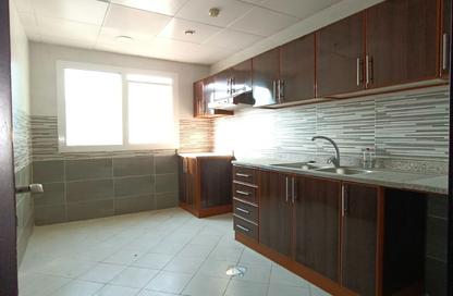 Apartment - 2 - 2 for rent in Burj Al Majaz Tower - Al Majaz 2 - Al Majaz - Sharjah