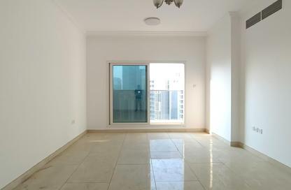 Apartment - 2 - 2 for rent in Burj Al Majaz Tower - Al Majaz 2 - Al Majaz - Sharjah