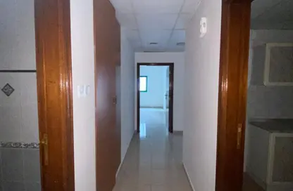 شقة - 2 غرف نوم - 3 حمامات للايجار في التعاون - الشارقة