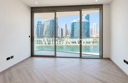 Apartment - 1 - 2 for rent in Peninsula Three - Peninsula - Business Bay - Dubai