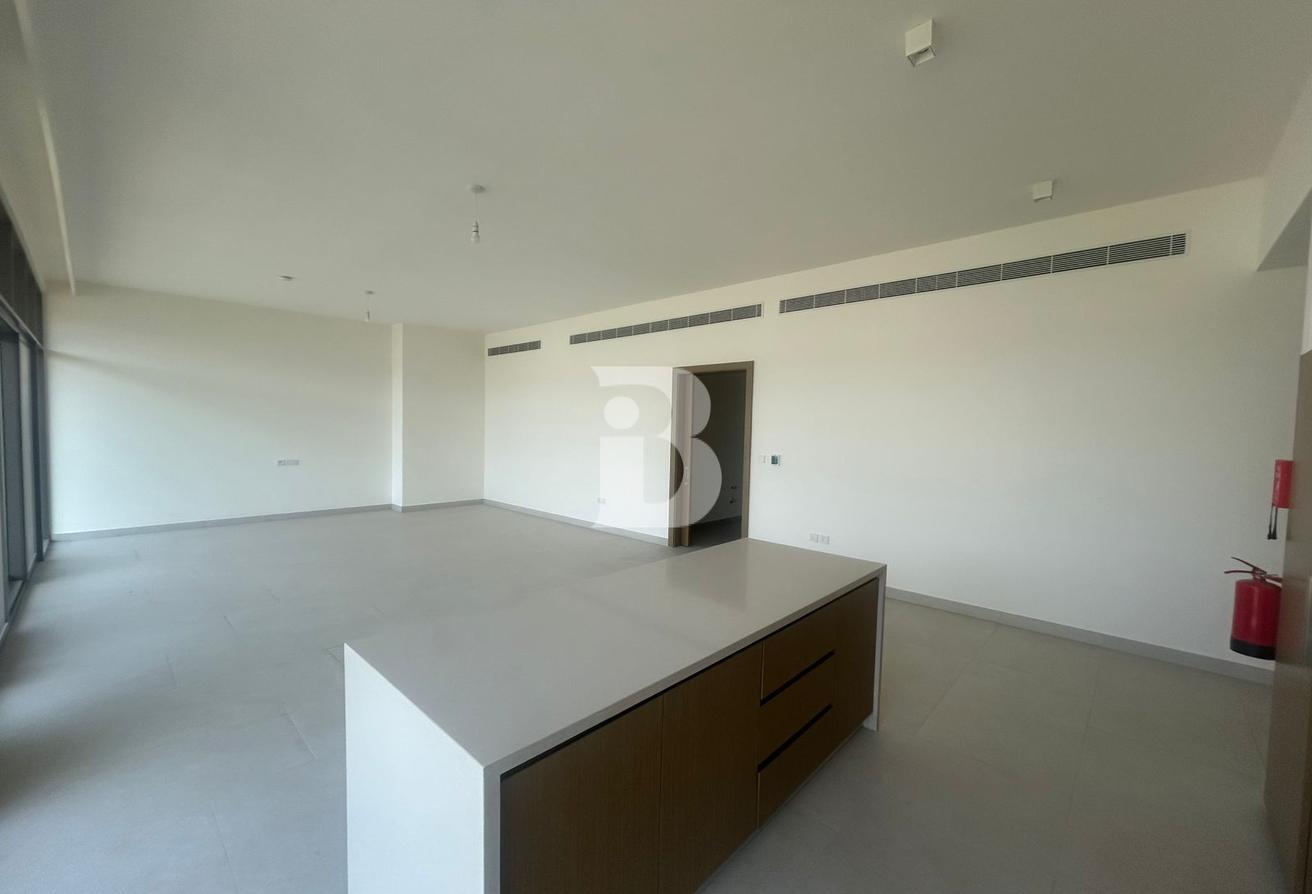 Single Row | 5 Bed Elevated Villa with Driver Room photo 8