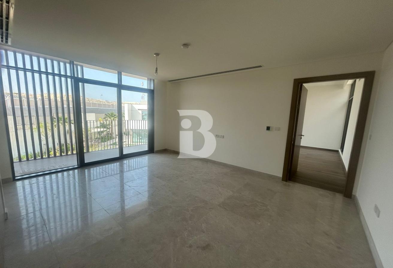 Single Row | 5 Bed Elevated Villa with Driver Room photo 10