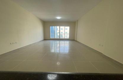 Apartment - 1 Bedroom - 2 Bathrooms for rent in Tower 11 - Al Reef Downtown - Al Reef - Abu Dhabi Apartment - 1 Bedroom - 2 Bathrooms for rent in Tower 11 - Al Reef Downtown - Al Reef - Abu Dhabi
