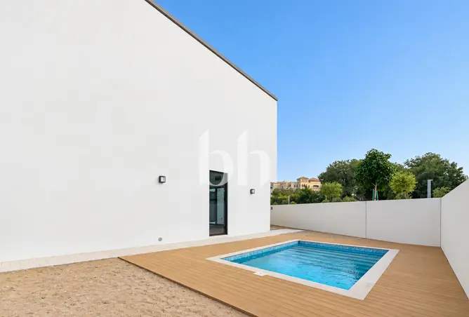 159140980 - Property Image 3