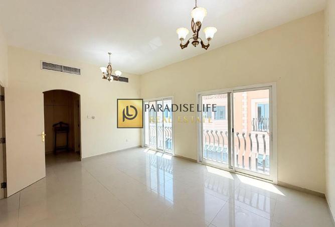 3 bedrooms villa plus maid for rent photo 2