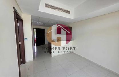 Villa - 4 - 4 for rent in Victoria - Damac Hills 2 - Dubai