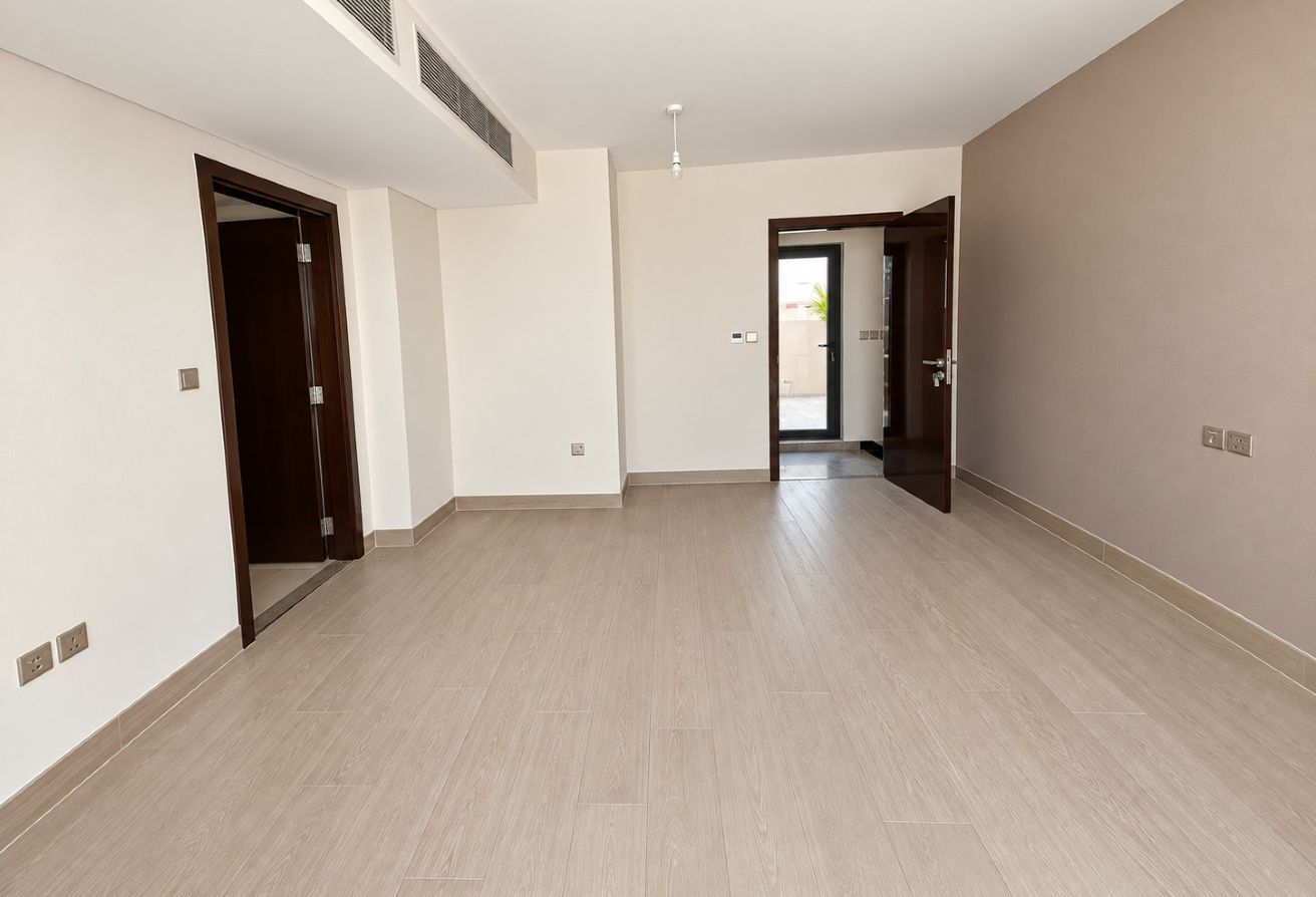 6 bedroom villa in Silver Springs 3, Damac Hills: 7