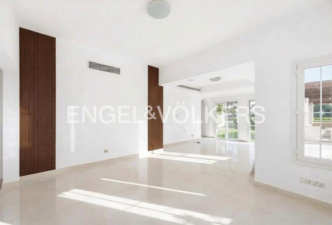 60517368 - Property Image 2