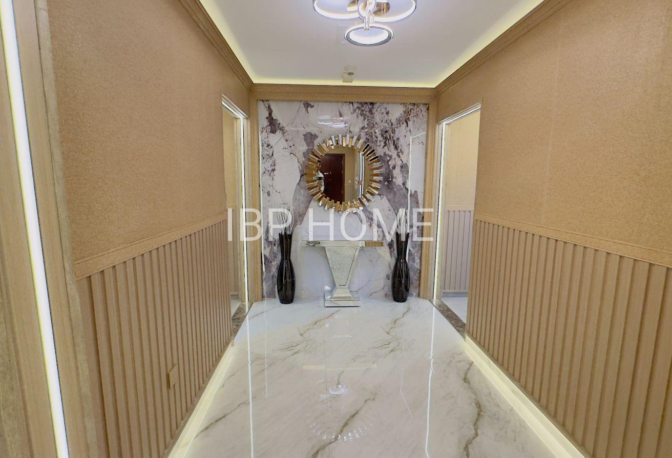 Premium 4BHK + Maid | Furnished |Upgraded | Vacant photo 14