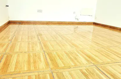 متجر - استوديو للايجار في طريق فاير ستاشن - مويلح - الشارقة