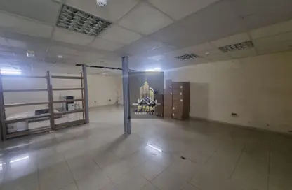 Warehouse - Studio - 1 Bathroom for rent in Al Muhaisnah 2 - Al Muhaisnah - Dubai
