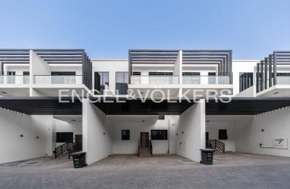 Villa - 4 - 6 for rent in Hyati Avenue - District 14 - Jumeirah Village Circle - Dubai