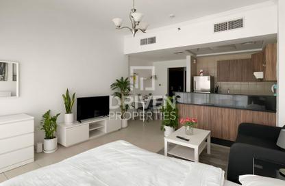 Apartment - Studio - 1 Bathroom for rent in Burj Al Nujoom - Downtown Dubai - Dubai