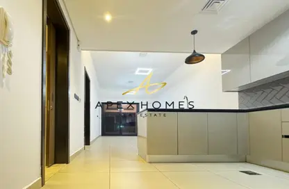 شقة - 2 غرف نوم - 2 حمامات للبيع في برج ريجيل - الضاحية 10 - قرية جميرا الدائرية - دبي