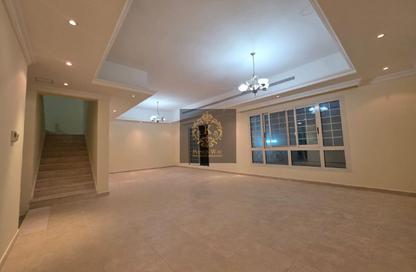 فيلا - 4 - 5 للايجار في مدينة شخبوط - أبوظبي