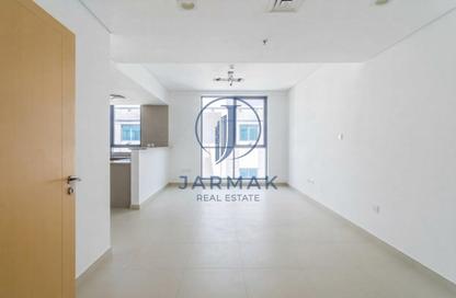 Apartment - 2 - 3 for rent in Haas Building - Jumeirah Garden City - Al Satwa - Dubai