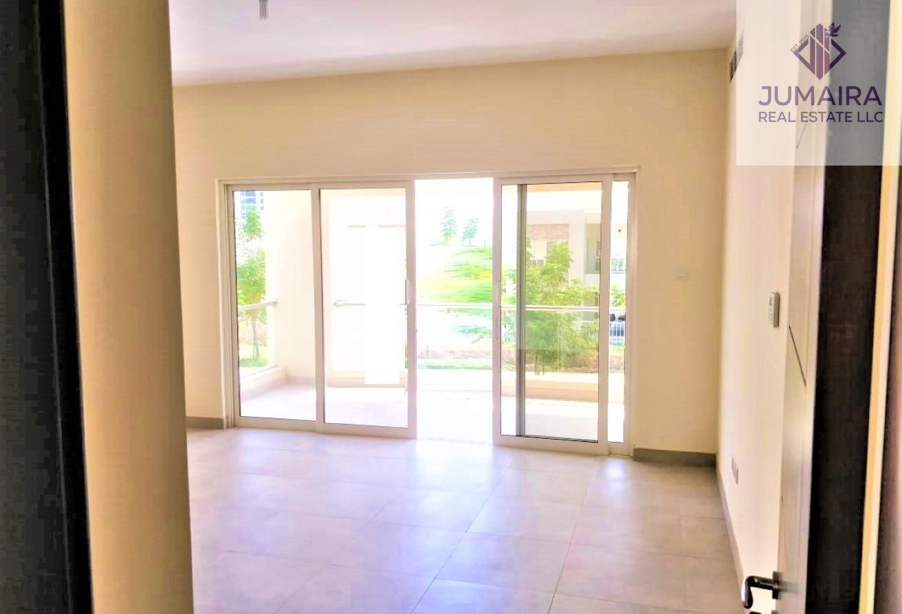 Bermuda Near the Beach Huge 3 BDR + maid
