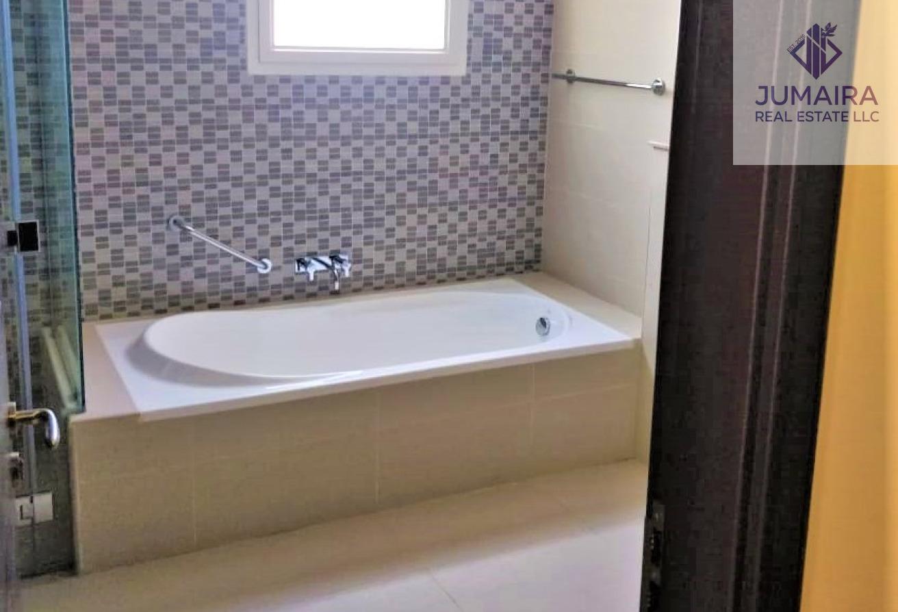 Bermuda Near the Beach Huge 3 BDR + maid