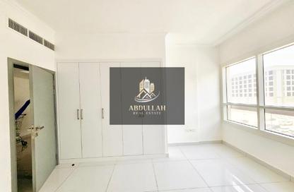 Apartment - 2 Bedrooms - 2 Bathrooms for rent in Muwailih Building - Muwaileh - Sharjah