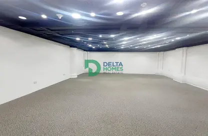 Shop - Studio for rent in Pyramid Centre - Oud Metha - Bur Dubai - Dubai