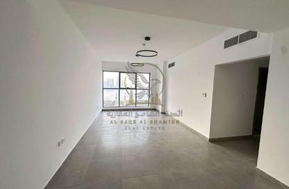 Apartment - 2 - 3 for rent in Jamal Abdul Nasser Street - Al Majaz - Sharjah