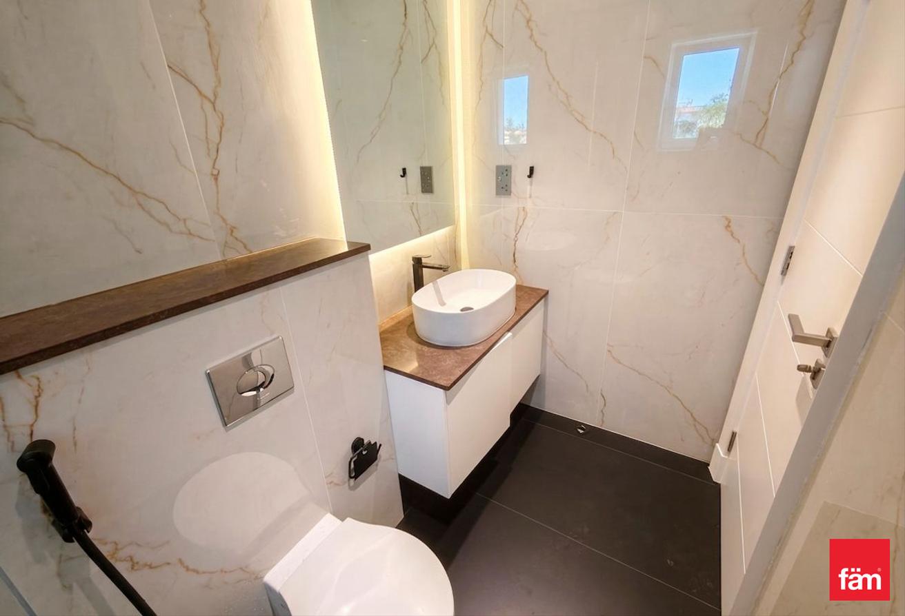 Upgraded | Modern Finishings | Corner | Pool | New photo 12