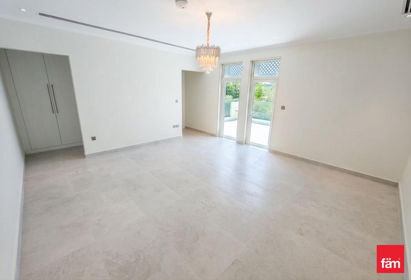 Upgraded | Modern Finishings | Corner | Pool | New photo 4