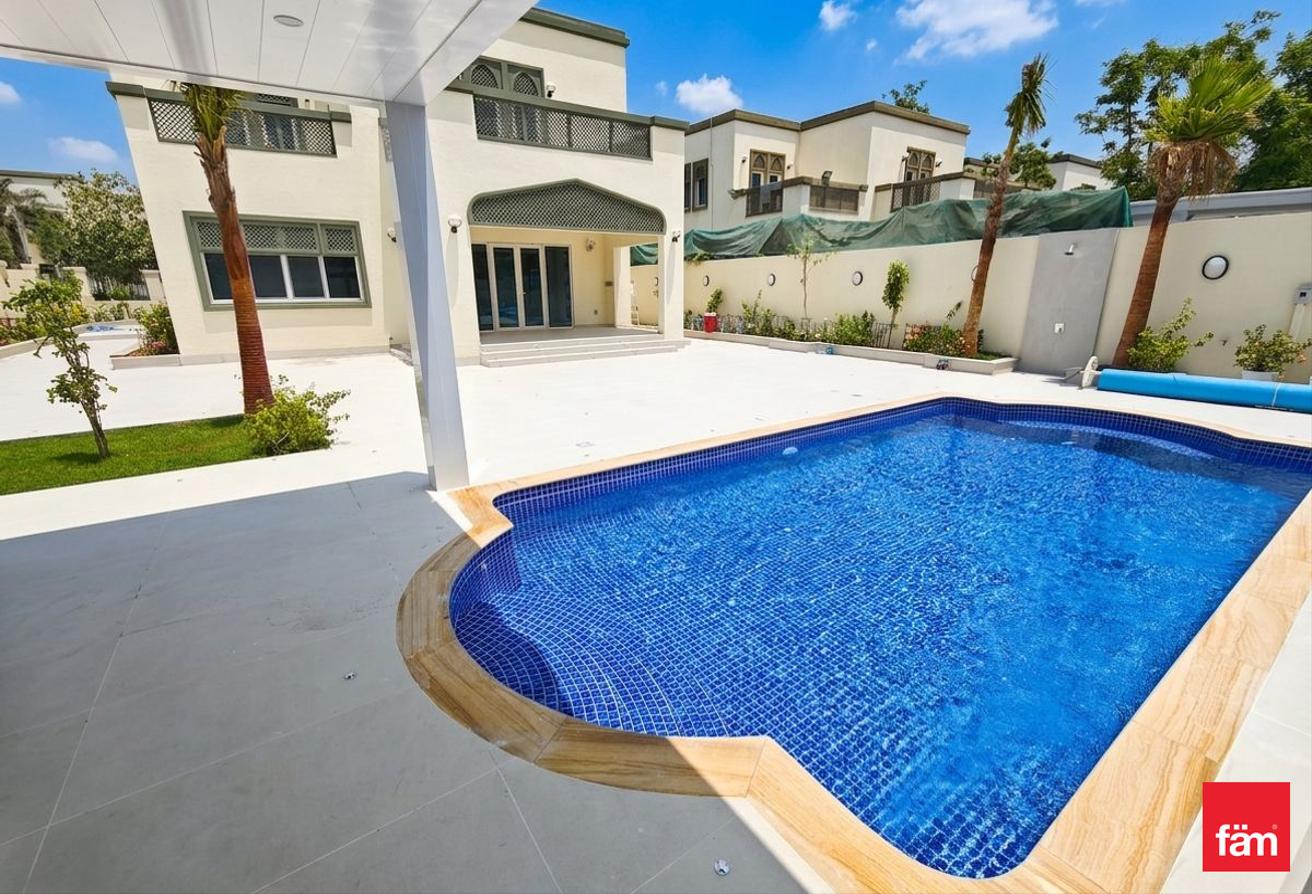 Upgraded | Modern Finishings | Corner | Pool | New photo 25