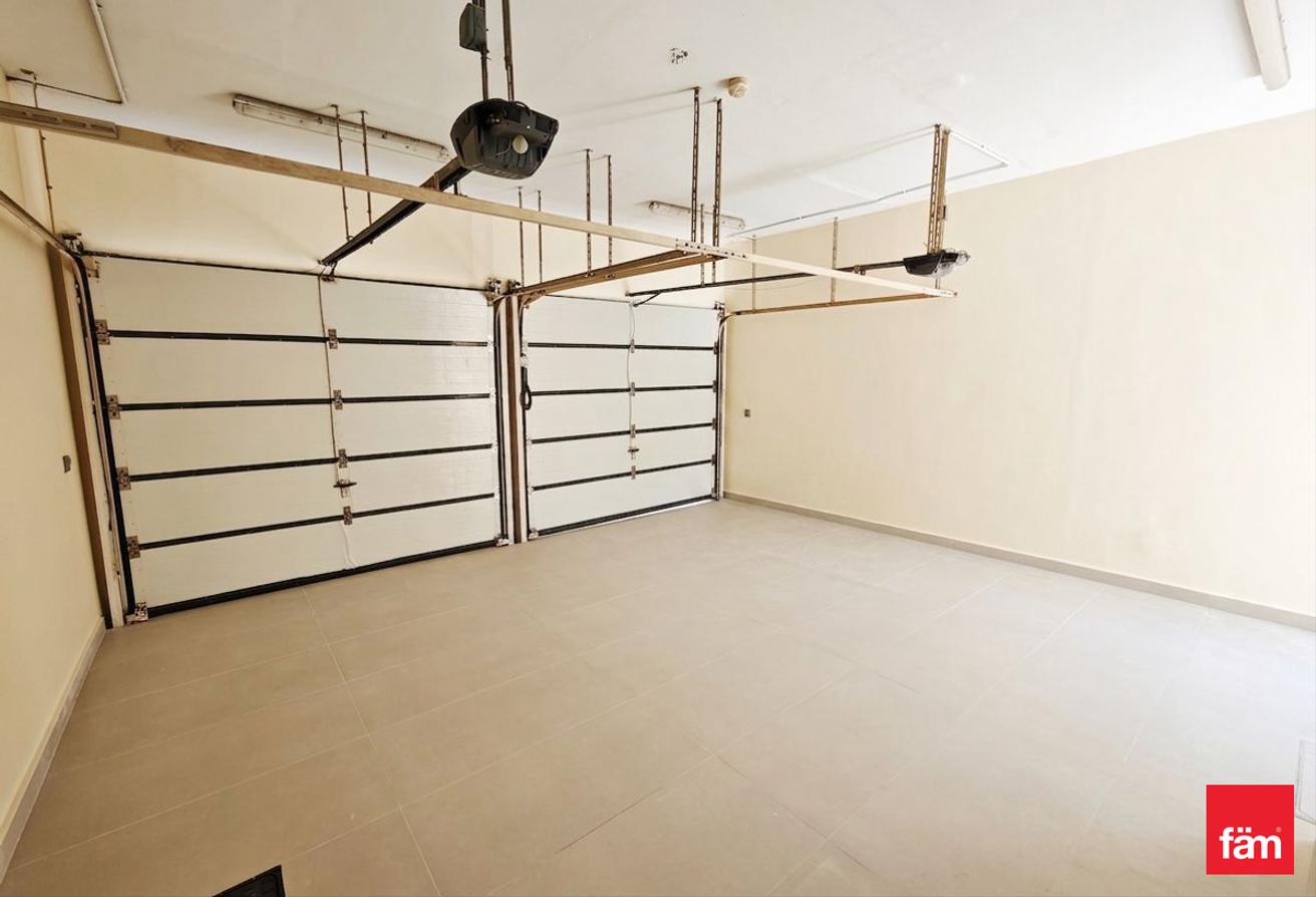 Upgraded | Modern Finishings | Corner | Pool | New photo 28