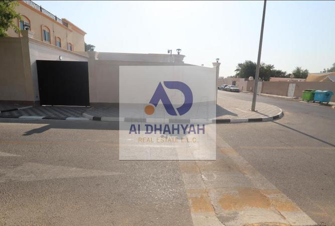 Villa for sale in Al Mansoura, Sharjah; corner pro