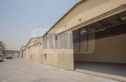 Warehouse - Studio for rent in Umm Ramool - Dubai