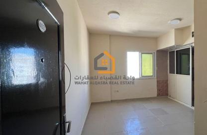 Apartment - Studio - 1 Bathroom for rent in Al Qulaya'ah - Al Sharq - Sharjah