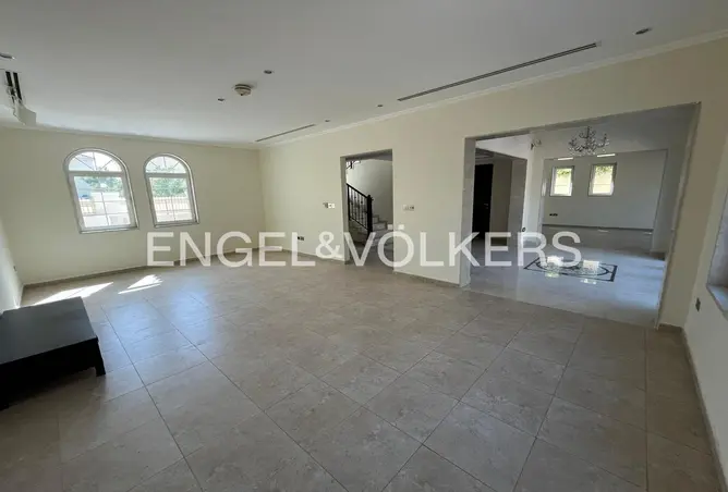 100839011 - Property Image 3