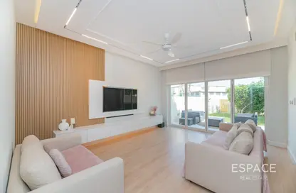 Villa - 3 Bedrooms - 4 Bathrooms for rent in Springs 15 - The Springs - Dubai
