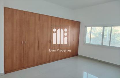 Villa - 4 Bedrooms - 3 Bathrooms for rent in Mohamed Bin Zayed City - Abu Dhabi