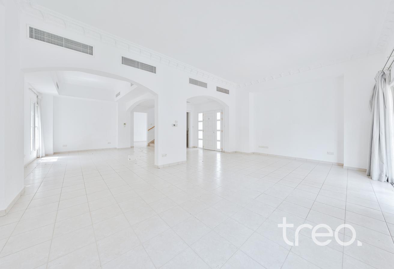 Excellent Price | Skyline Views | Great Location photo 4