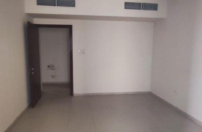 Apartment - 2 Bedrooms - 2 Bathrooms for rent in Al Khan Corniche - Al Khan - Sharjah