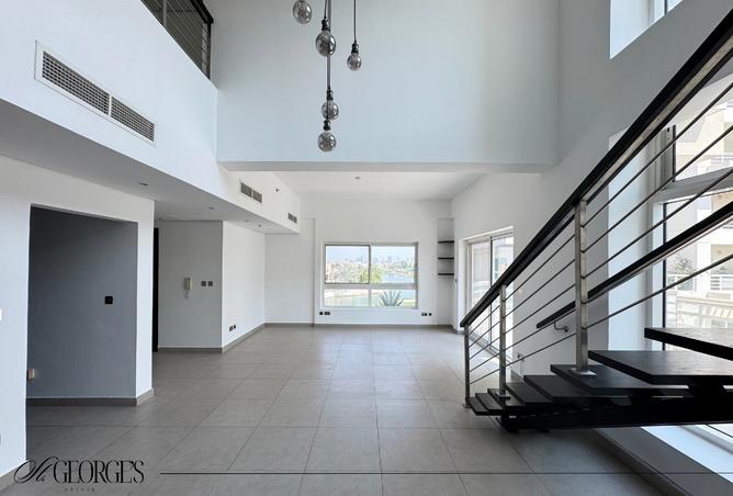 VACANT | CORNER UNIT | 3 BEDROOM photo 3