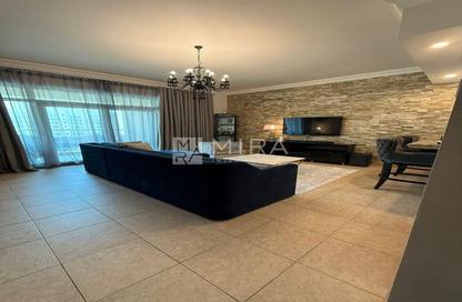 Apartment - 2 Bedrooms - 3 Bathrooms for rent in Al Hatimi - Shoreline Apartments - Palm Jumeirah - Dubai